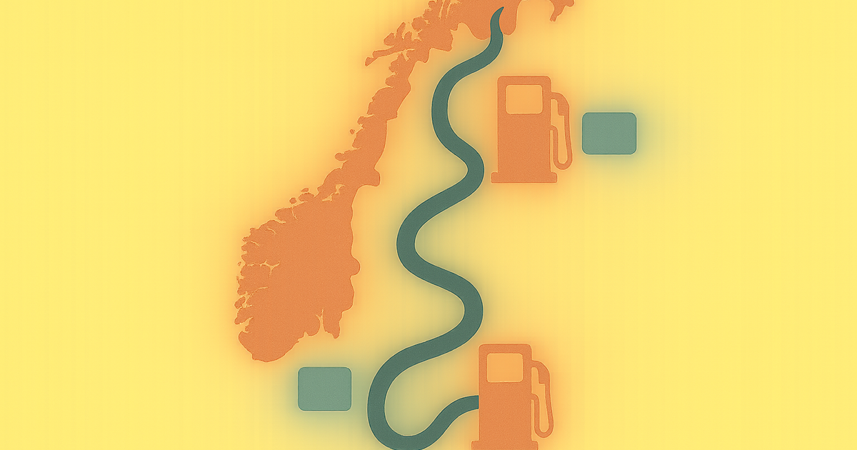 Norgeskart med bensinpumpe og prisskilt som viser at literprisen spriker mellom nord og sør, i sage-grønn, terrakotta og beige